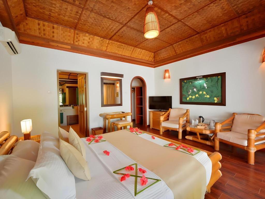 Angaga Island Resort And Spa Екстер'єр фото
