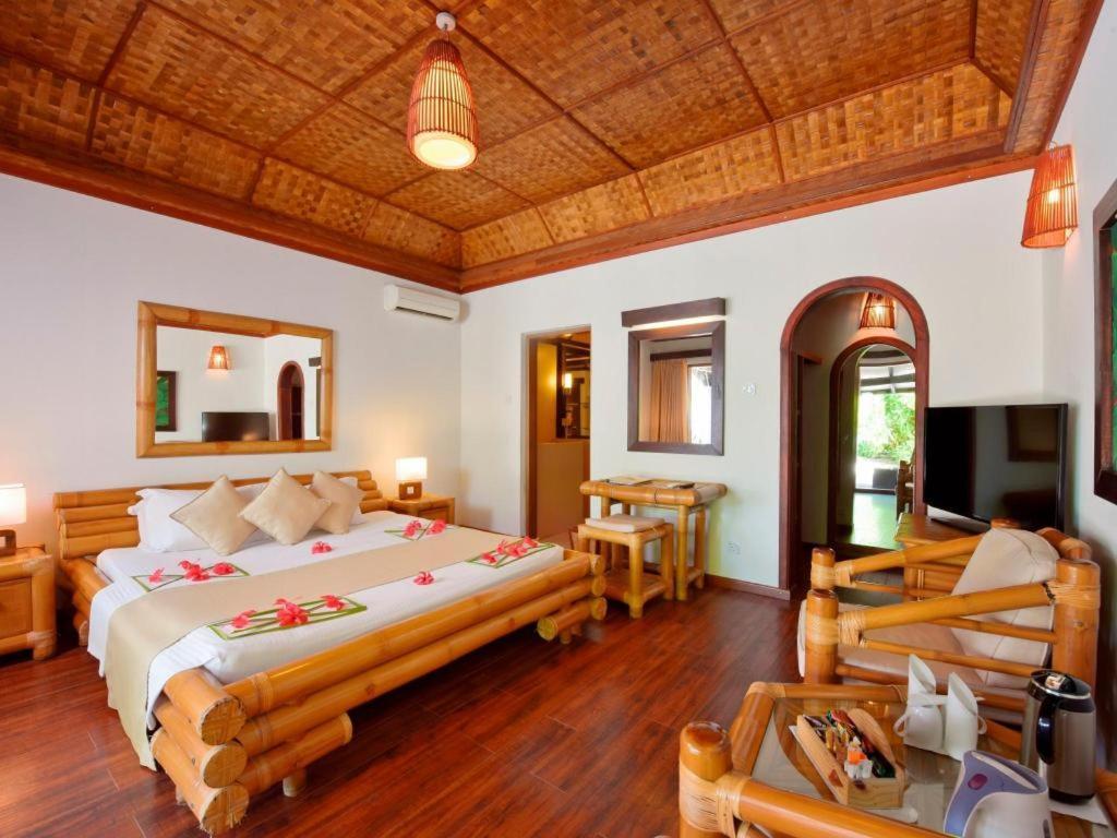 Angaga Island Resort And Spa Екстер'єр фото