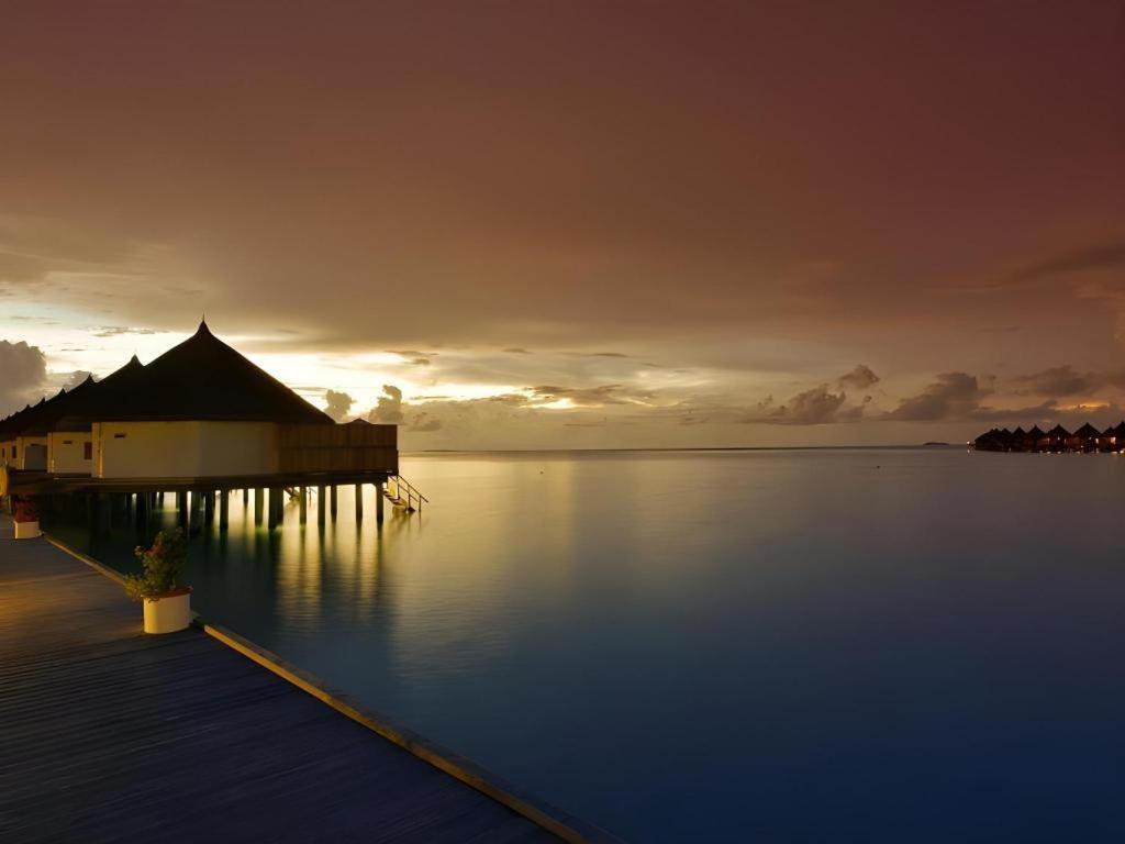 Angaga Island Resort And Spa Екстер'єр фото