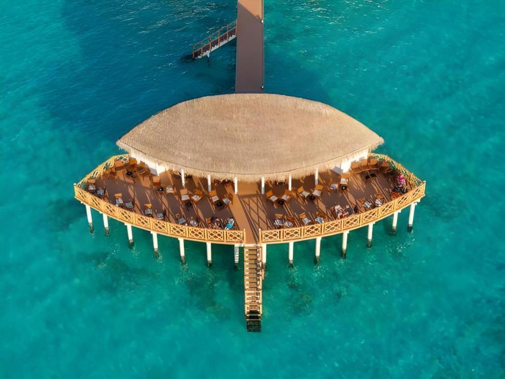 Angaga Island Resort And Spa Екстер'єр фото
