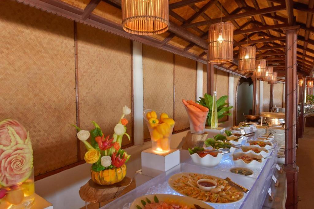 Angaga Island Resort And Spa Екстер'єр фото