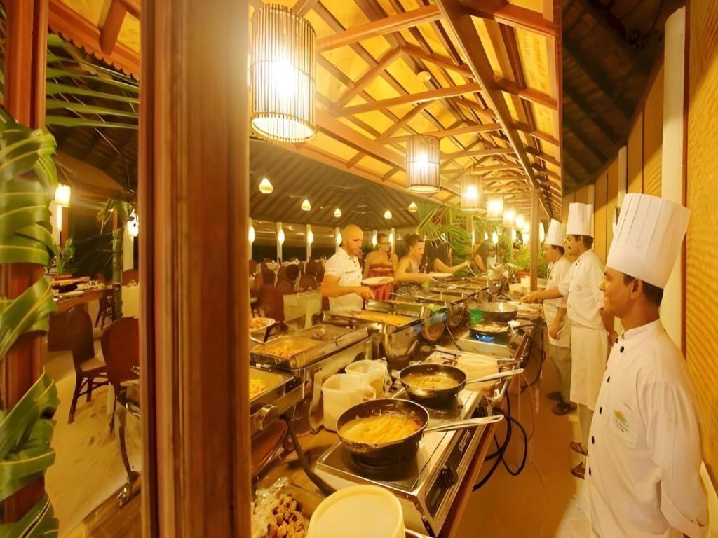 Angaga Island Resort And Spa Екстер'єр фото