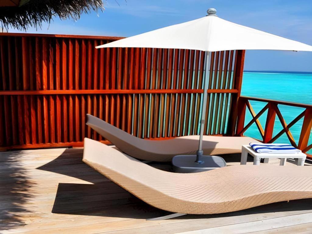 Angaga Island Resort And Spa Екстер'єр фото